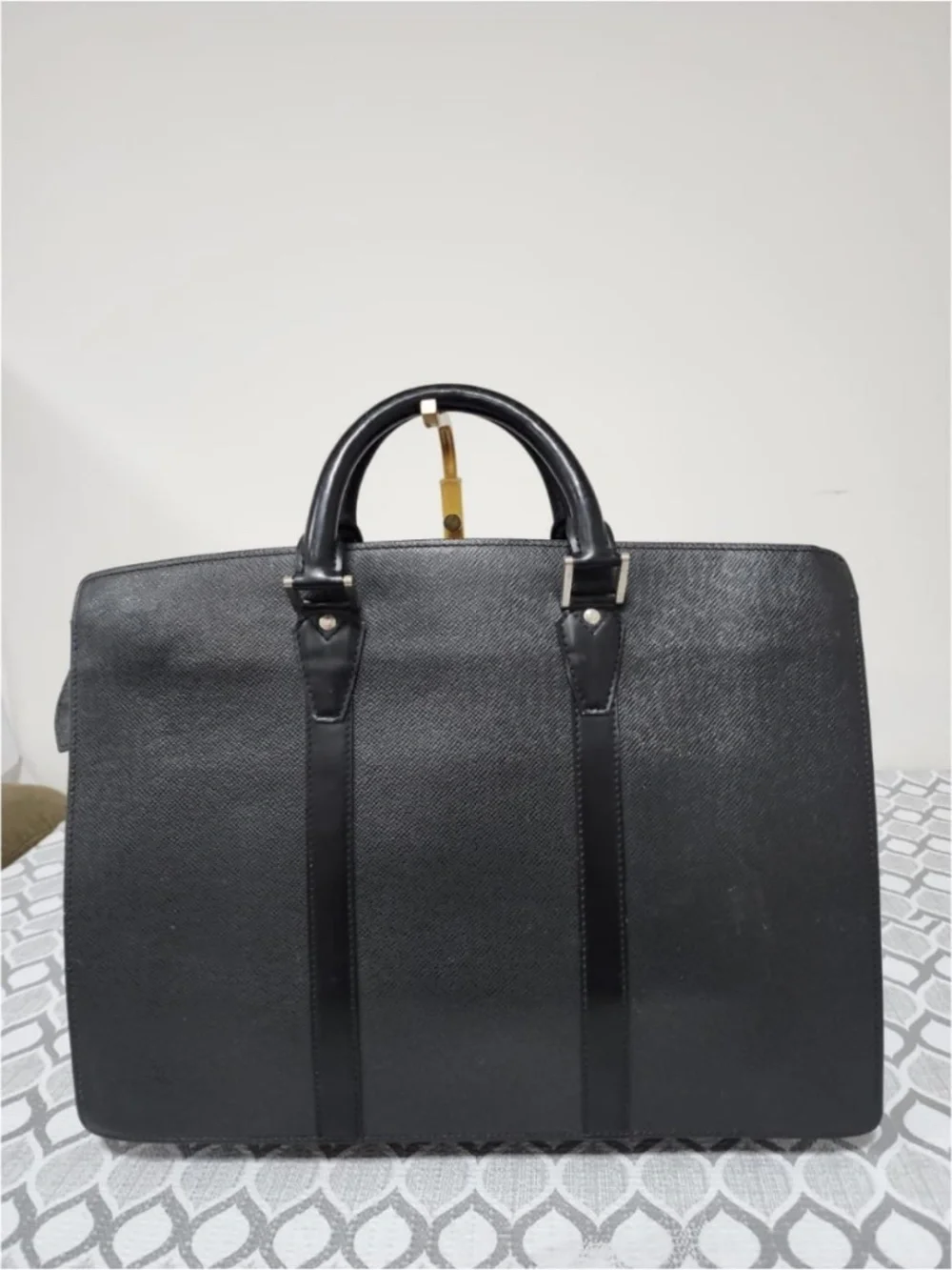 Authentic Louis Vuitton Taiga Lozan Briefcase Black